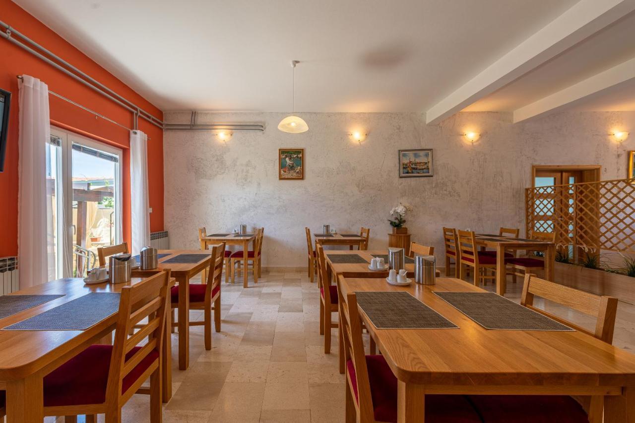 Bed & Breakfast Maki Biograd Na Moru Exterior photo