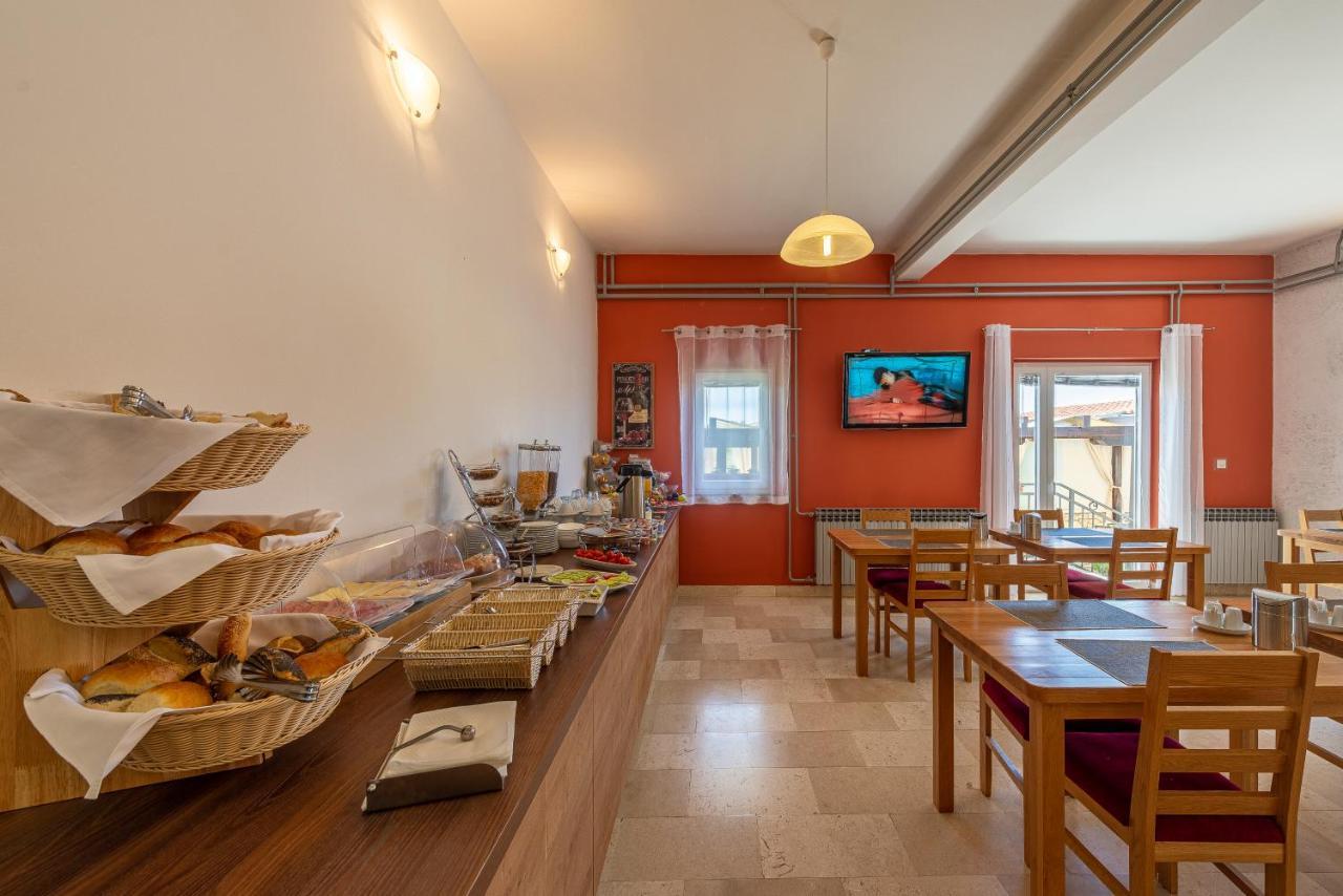 Bed & Breakfast Maki Biograd Na Moru Exterior photo