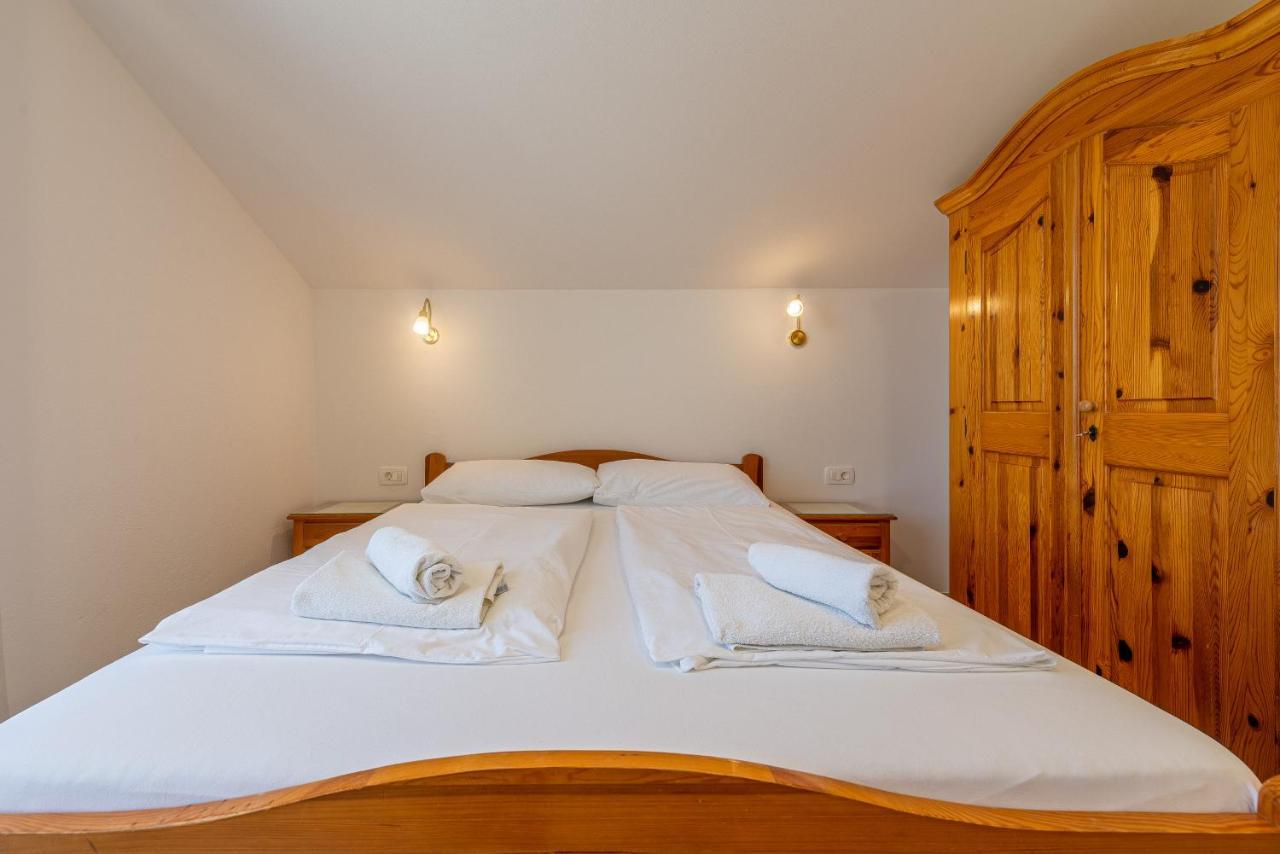 Bed & Breakfast Maki Biograd Na Moru Exterior photo