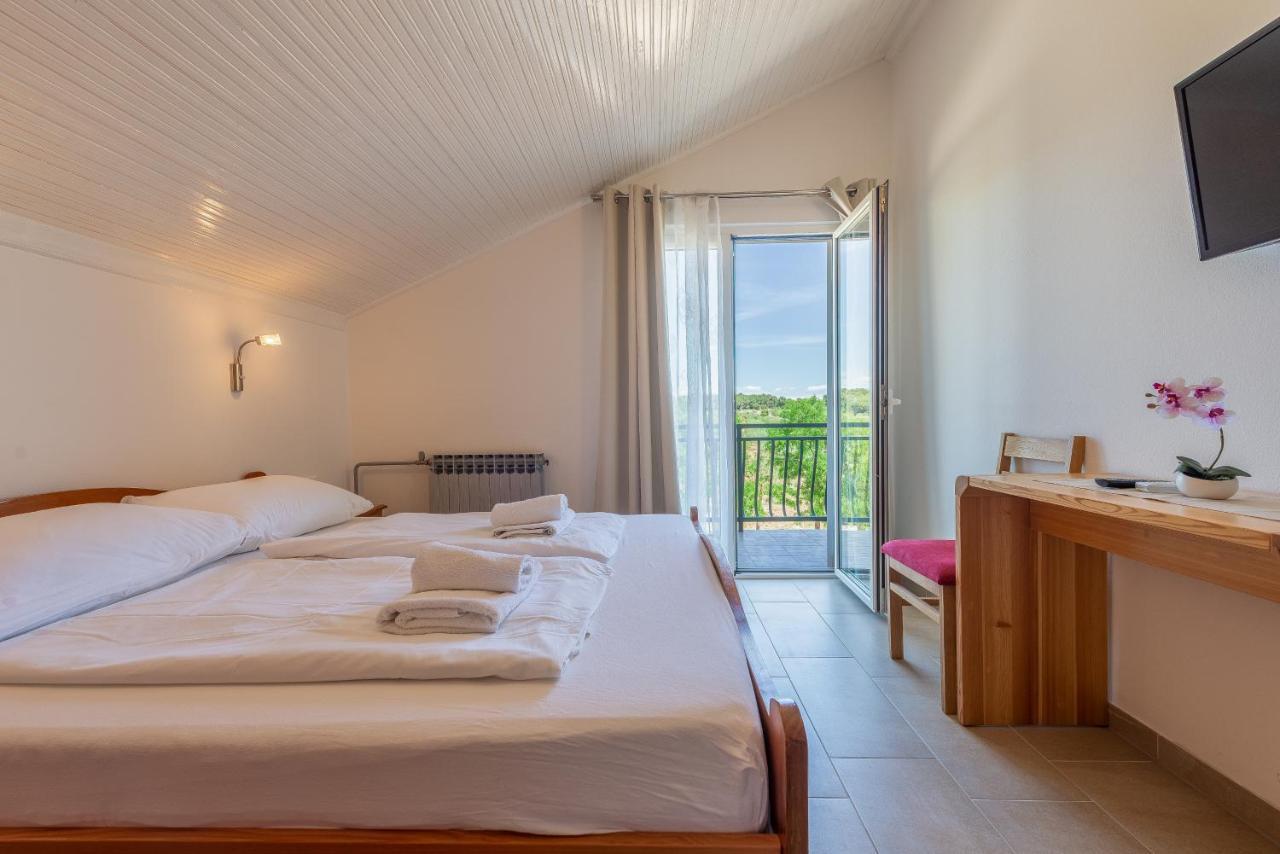 Bed & Breakfast Maki Biograd Na Moru Exterior photo